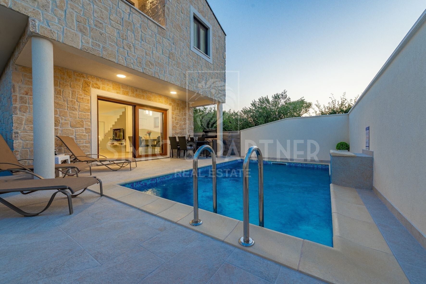 Steinhaus, Verkauf, Nin, Zaton