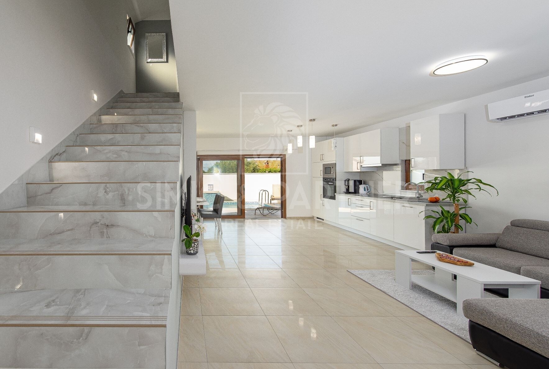 Steinhaus, Verkauf, Nin, Zaton