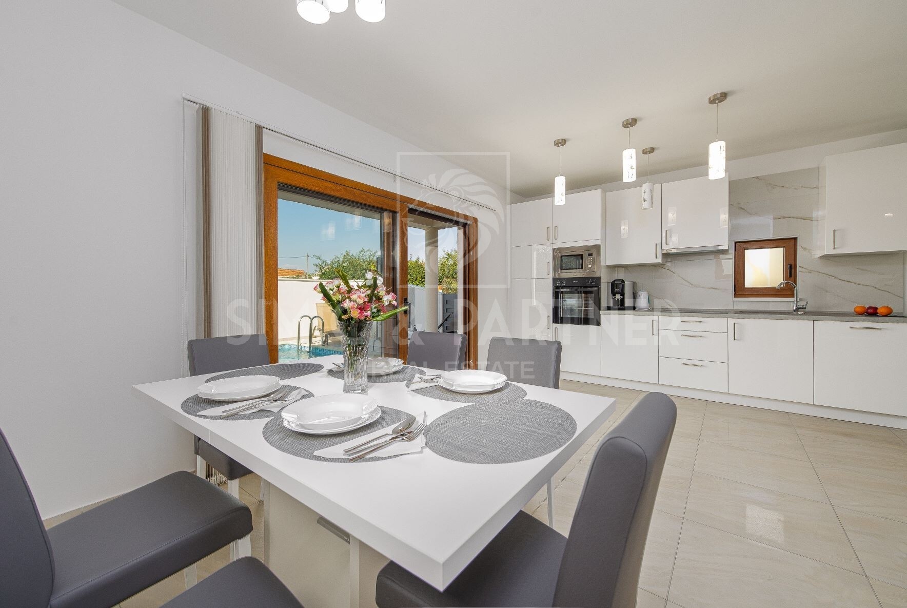 Steinhaus, Verkauf, Nin, Zaton