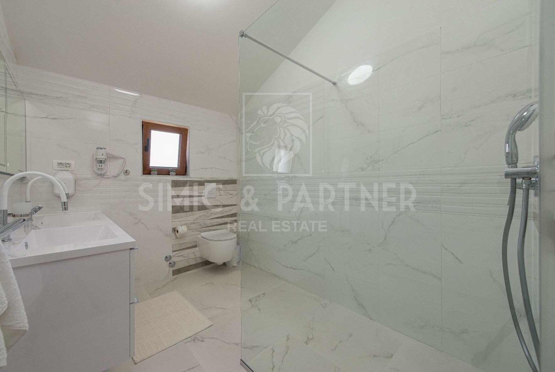 Steinhaus, Verkauf, Nin, Zaton