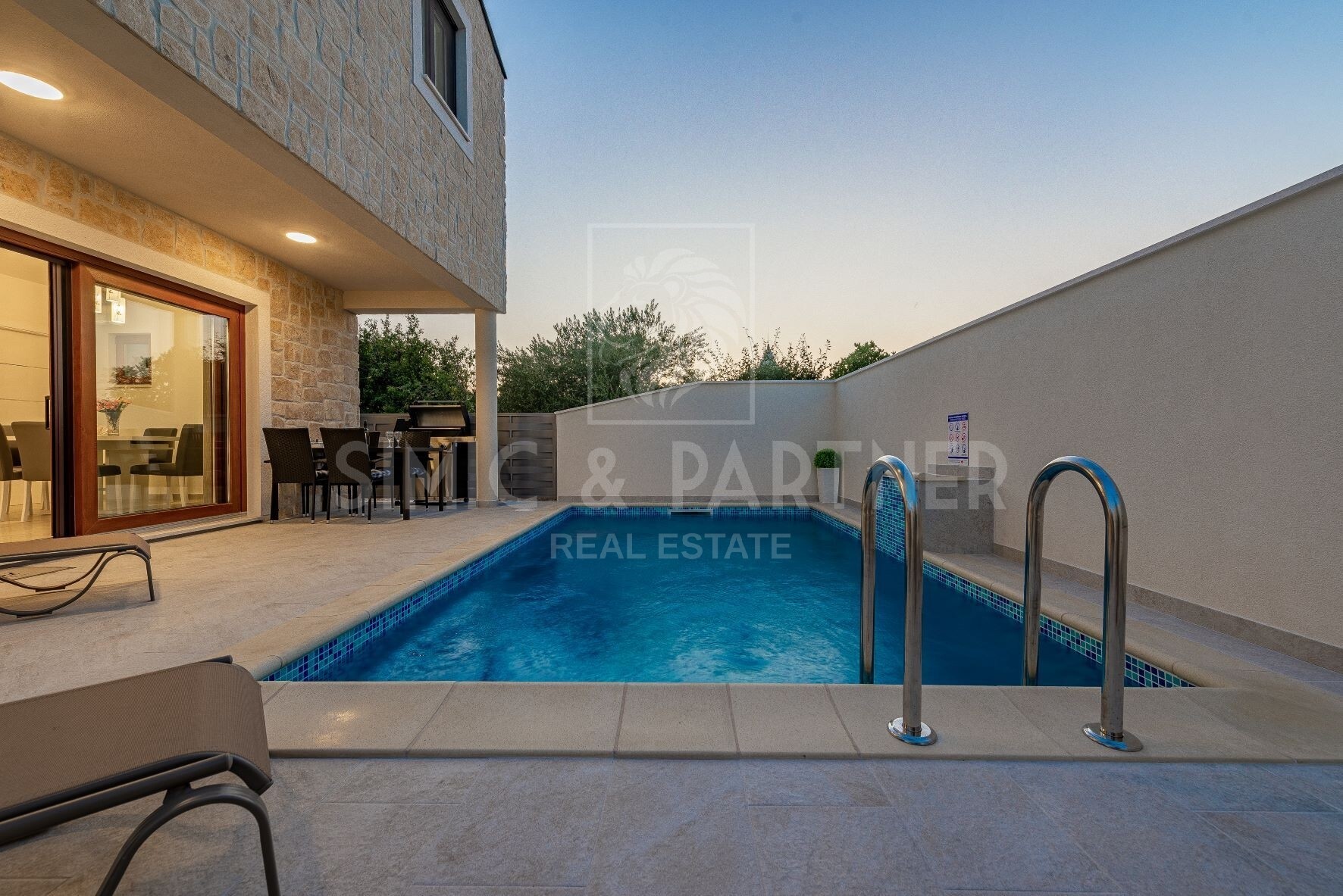 Steinhaus, Verkauf, Nin, Zaton